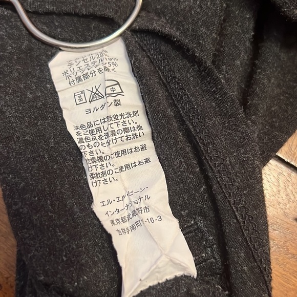 L.L. Bean Misses Medium Regular pullover Top - Picture 6 of 7